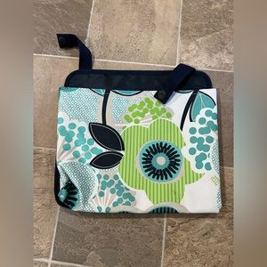 Thirty one organizing tote white and floral pattern
